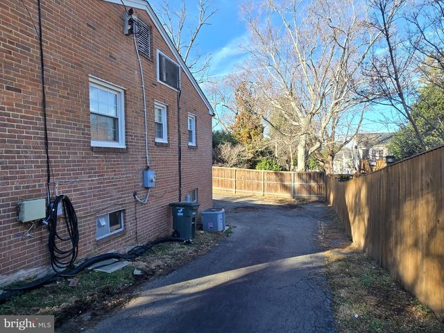 4006 N GLEBE RD N, Arlington, VA 22207