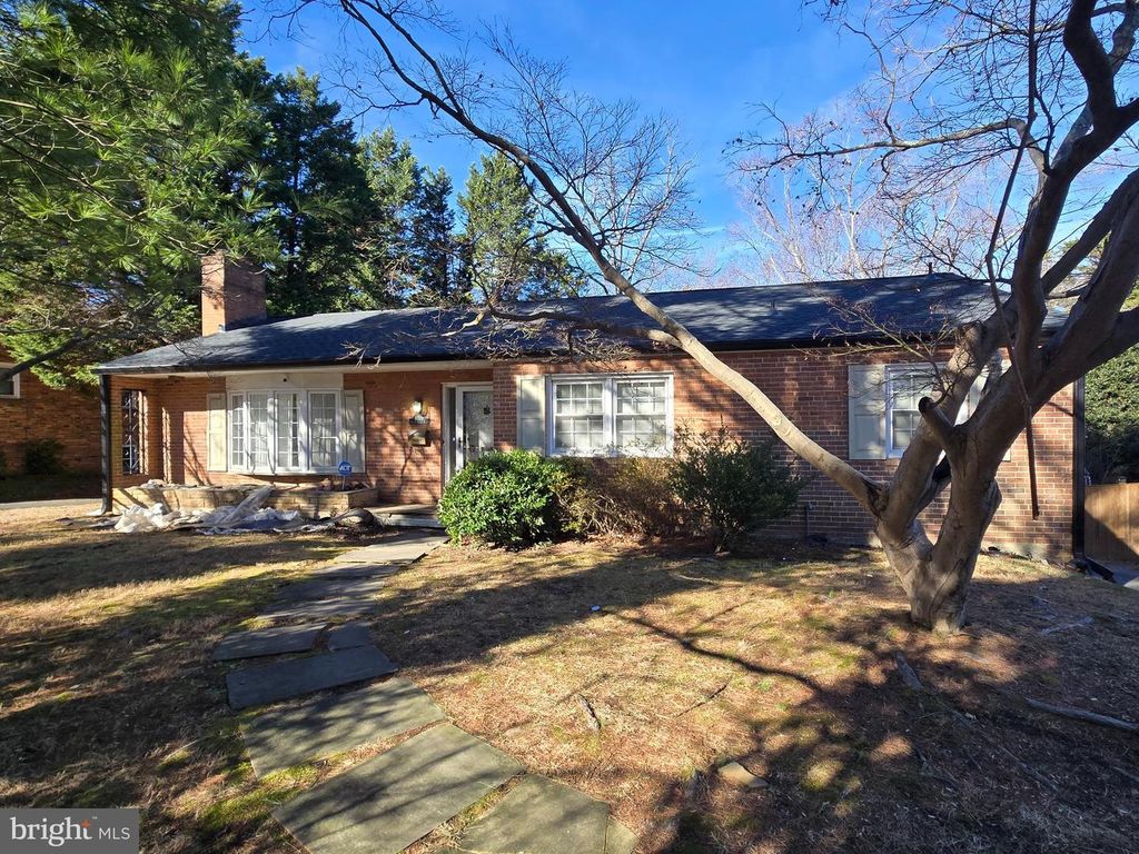 4006 N GLEBE RD N, Arlington, VA 22207