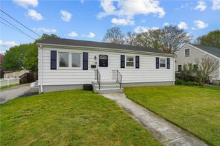 19 N Beacon Terrace, Middletown, RI 02842