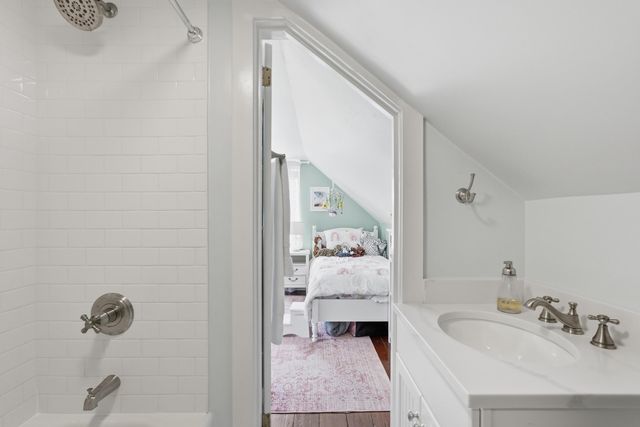25 Montagu Street Apt C, Charleston, SC 29401
