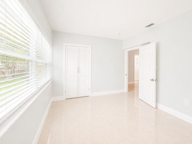 1200 NW 76th Avenue, Hollywood, FL 33024
