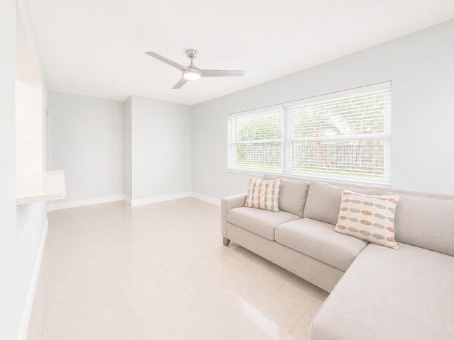 1200 NW 76th Avenue, Hollywood, FL 33024
