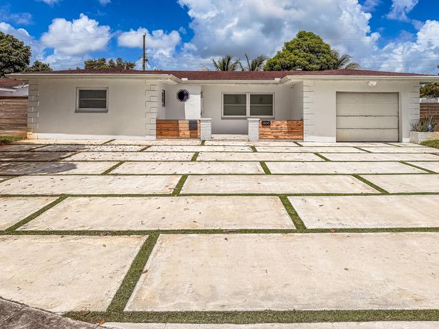 1200 NW 76th Avenue, Hollywood, FL 33024