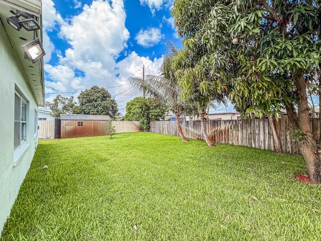 1200 NW 76th Avenue, Hollywood, FL 33024