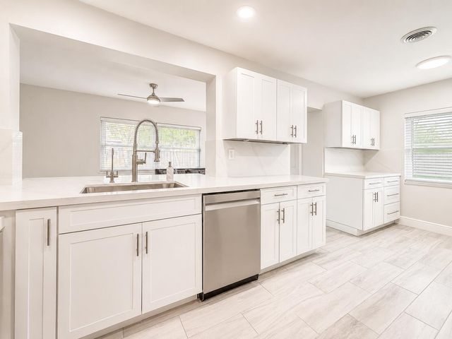 1200 NW 76th Avenue, Hollywood, FL 33024