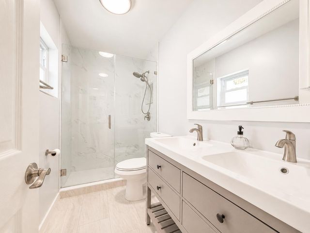 1200 NW 76th Avenue, Hollywood, FL 33024