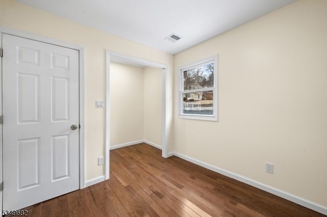 20 Ella St, Bloomingdale Boro, NJ 07403