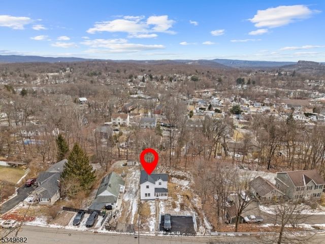 20 Ella St, Bloomingdale Boro, NJ 07403
