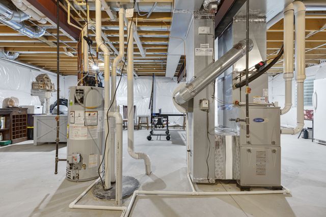 361 Fieldstone Drive, Woodstock, IL 60098