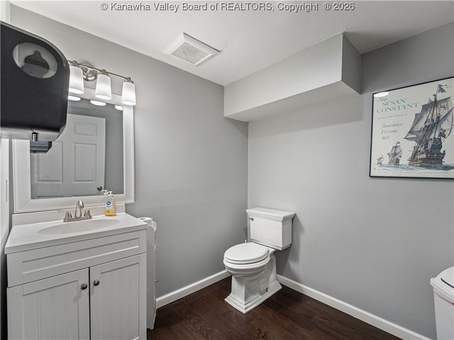 16 Capitol Street, Charleston, WV 25301