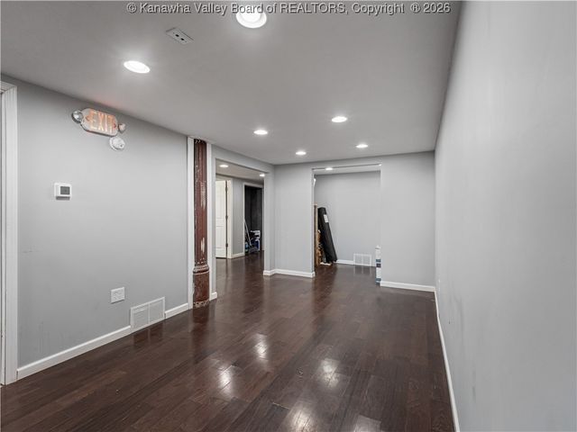 16 Capitol Street, Charleston, WV 25301
