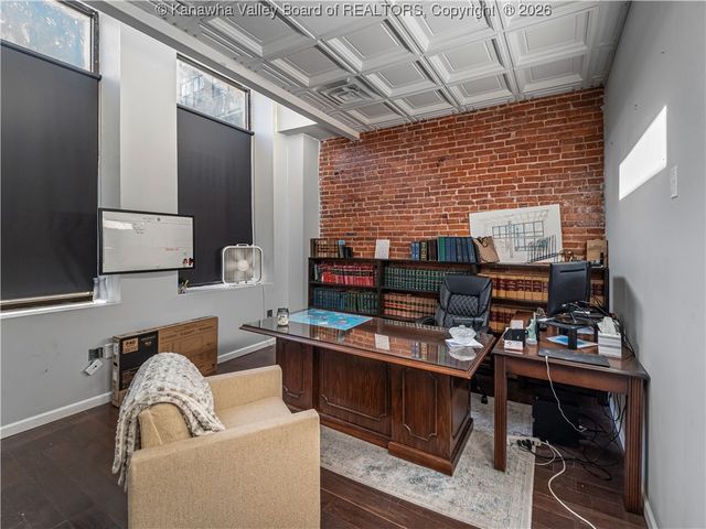 16 Capitol Street, Charleston, WV 25301