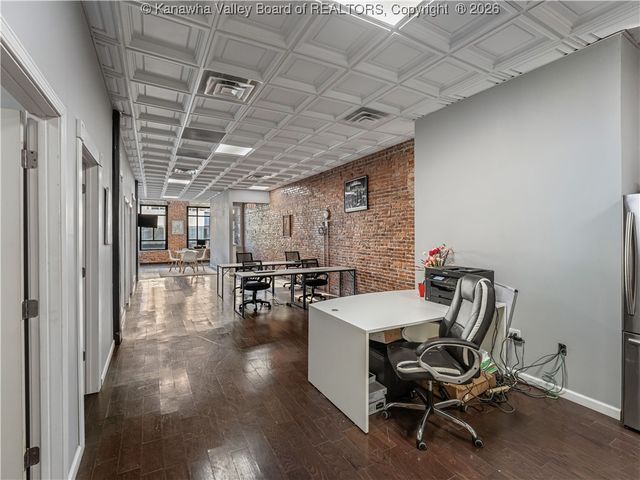 16 Capitol Street, Charleston, WV 25301
