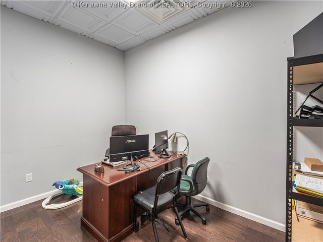 16 Capitol Street, Charleston, WV 25301
