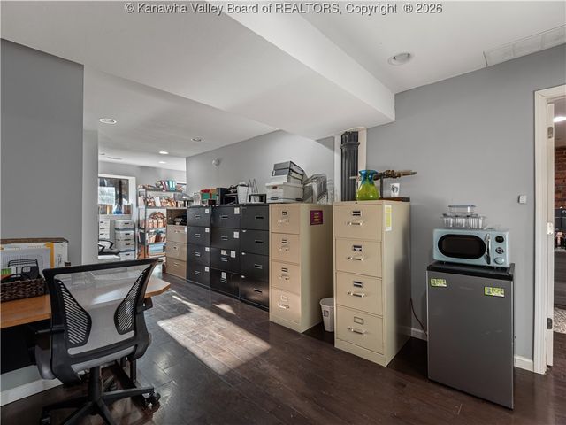 16 Capitol Street, Charleston, WV 25301