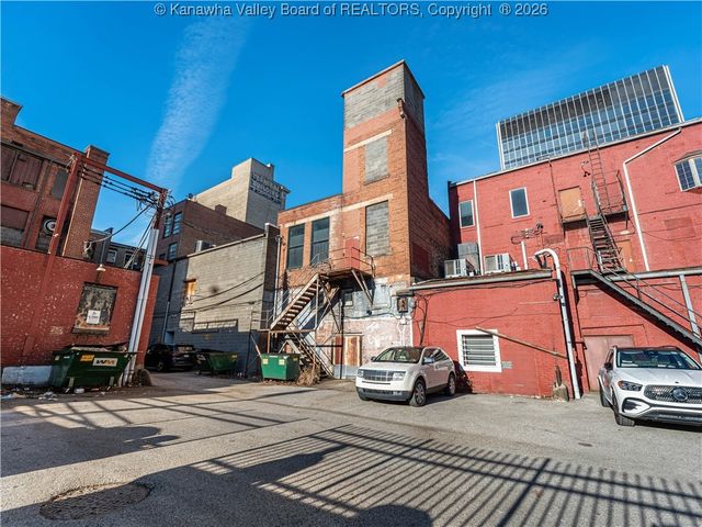 16 Capitol Street, Charleston, WV 25301