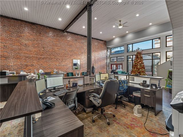 16 Capitol Street, Charleston, WV 25301