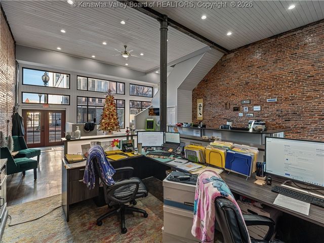 16 Capitol Street, Charleston, WV 25301