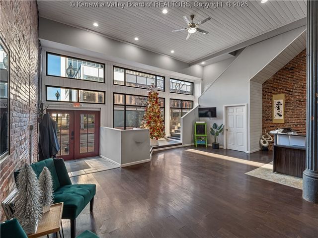 16 Capitol Street, Charleston, WV 25301