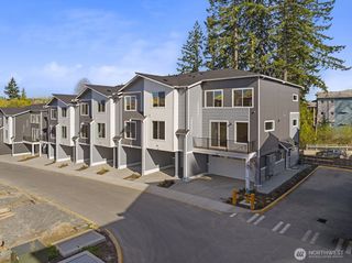 16823 Alder Way #J8, Lynnwood, WA 98037