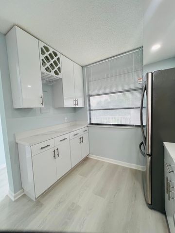 3635 Whitehall Drive 404, West Palm Beach, FL 33401