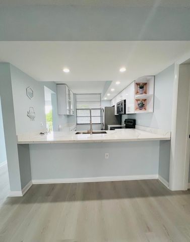 3635 Whitehall Drive 404, West Palm Beach, FL 33401