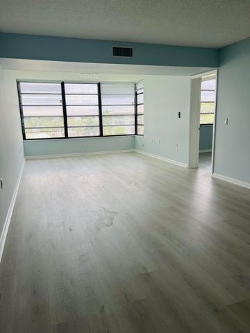 3635 Whitehall Drive 404, West Palm Beach, FL 33401