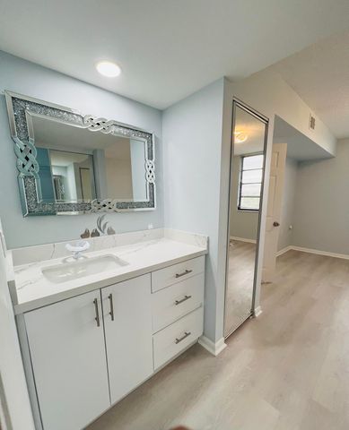 3635 Whitehall Drive 404, West Palm Beach, FL 33401