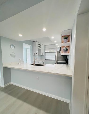 3635 Whitehall Drive 404, West Palm Beach, FL 33401