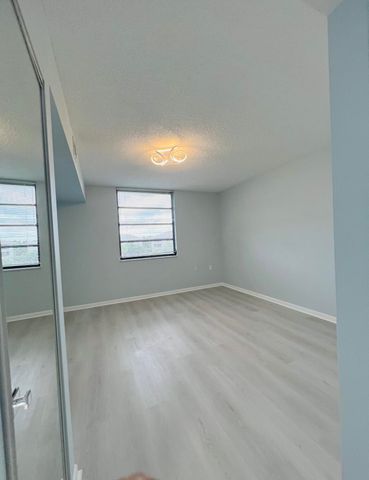 3635 Whitehall Drive 404, West Palm Beach, FL 33401
