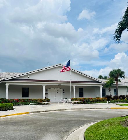 3635 Whitehall Drive 404, West Palm Beach, FL 33401
