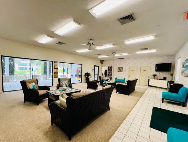 3635 Whitehall Drive 404, West Palm Beach, FL 33401