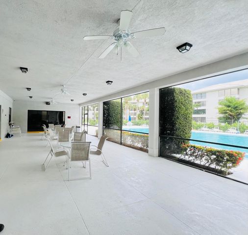 3635 Whitehall Drive 404, West Palm Beach, FL 33401