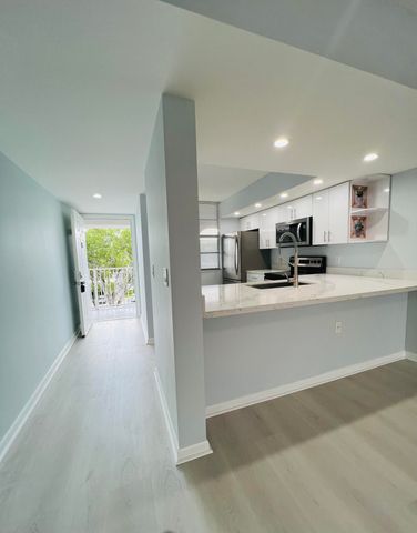 3635 Whitehall Drive 404, West Palm Beach, FL 33401