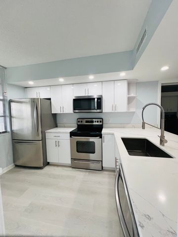 3635 Whitehall Drive 404, West Palm Beach, FL 33401