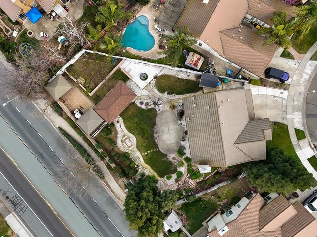 209 Oriole Ln, Lodi, CA 95240