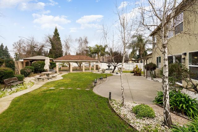 209 Oriole Ln, Lodi, CA 95240