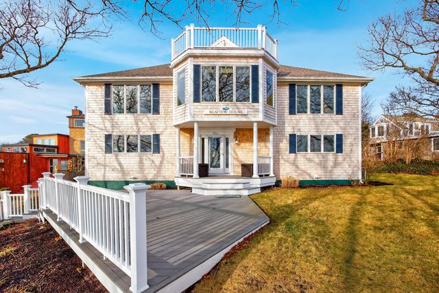 724 Commercial Street, Provincetown, MA 02657