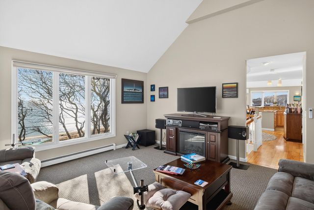 724 Commercial Street, Provincetown, MA 02657