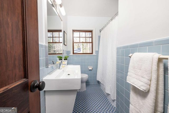 2653 Sharondale Circle NE, Atlanta, GA 30305