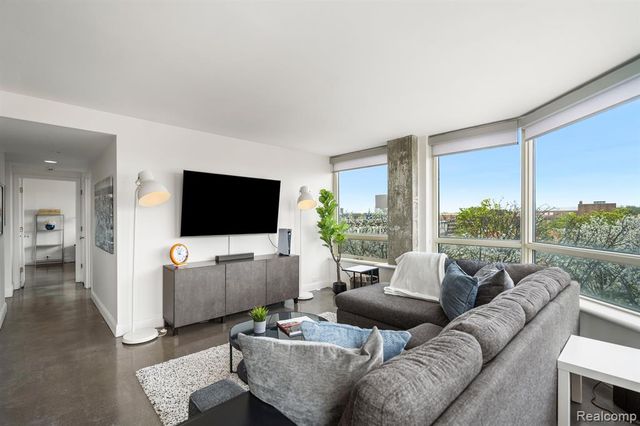 3320 Spinnaker Lane 4A, Detroit, MI 48207