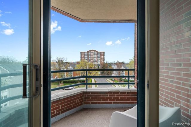 3320 Spinnaker Lane 4A, Detroit, MI 48207