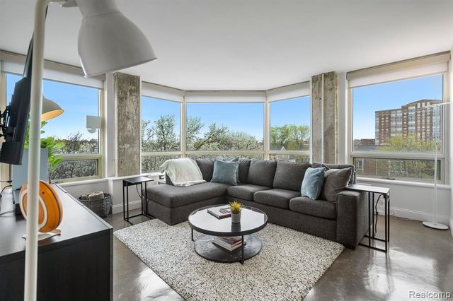 3320 Spinnaker Lane 4A, Detroit, MI 48207