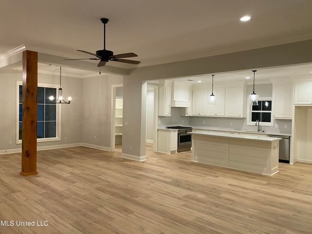 127 Salus Bend, Clinton, MS 39056
