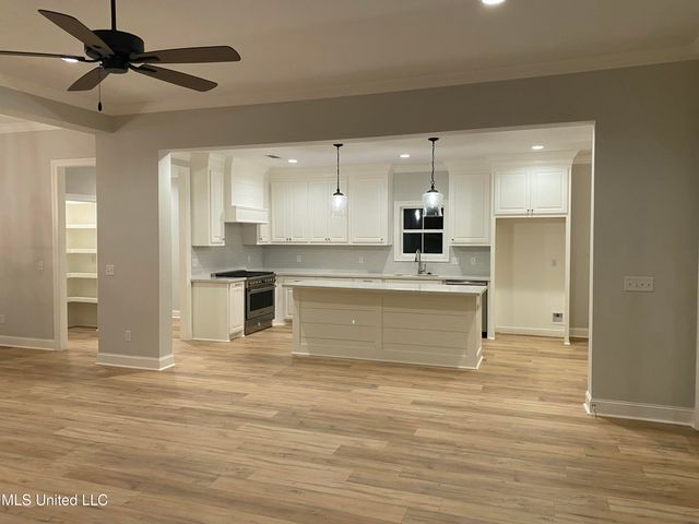 127 Salus Bend, Clinton, MS 39056