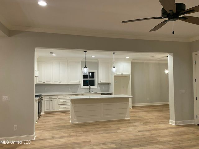 127 Salus Bend, Clinton, MS 39056