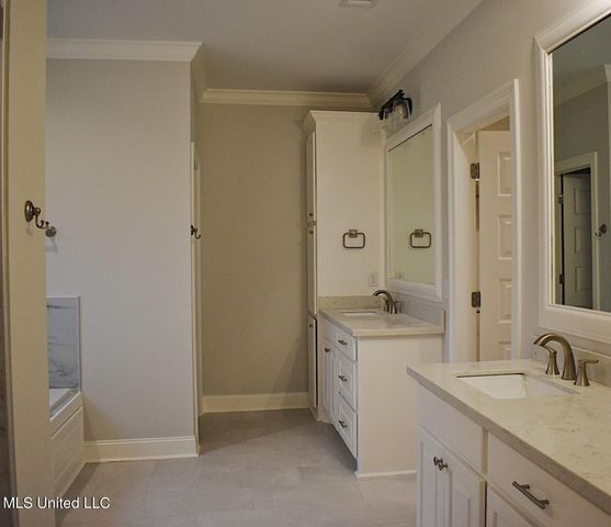 127 Salus Bend, Clinton, MS 39056