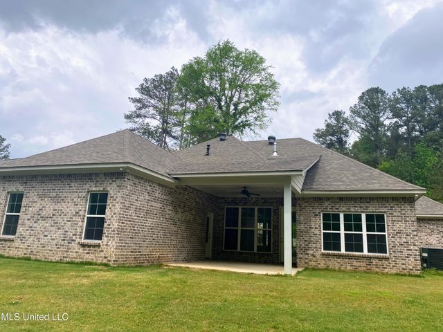 127 Salus Bend, Clinton, MS 39056