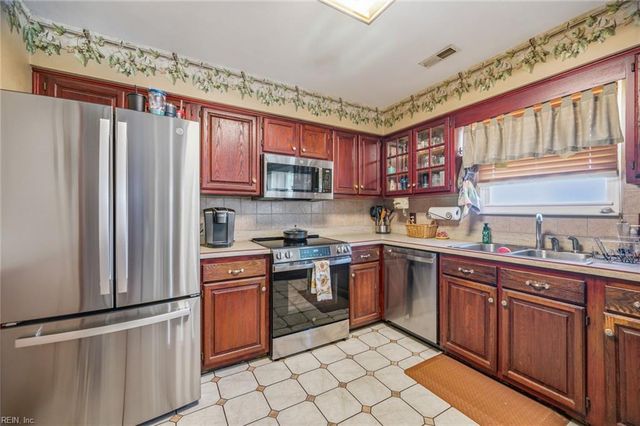 1993 Ashmont DR, Virginia Beach, VA 23456