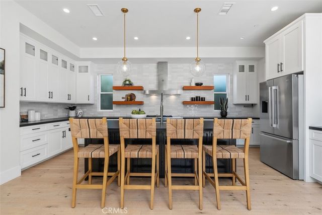 175 Costa Mesa, Costa Mesa, CA 92627